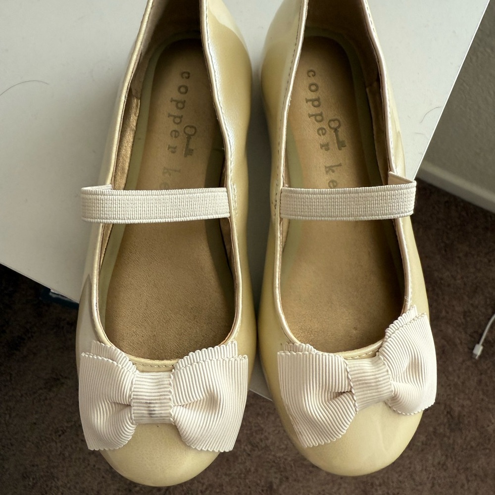 Copper Key Cream Dress Shoes with Bow